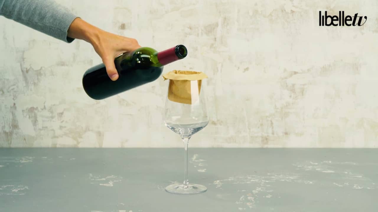 Beeld uit video: Zo heb je nooit meer last van kurk in je glas wijn