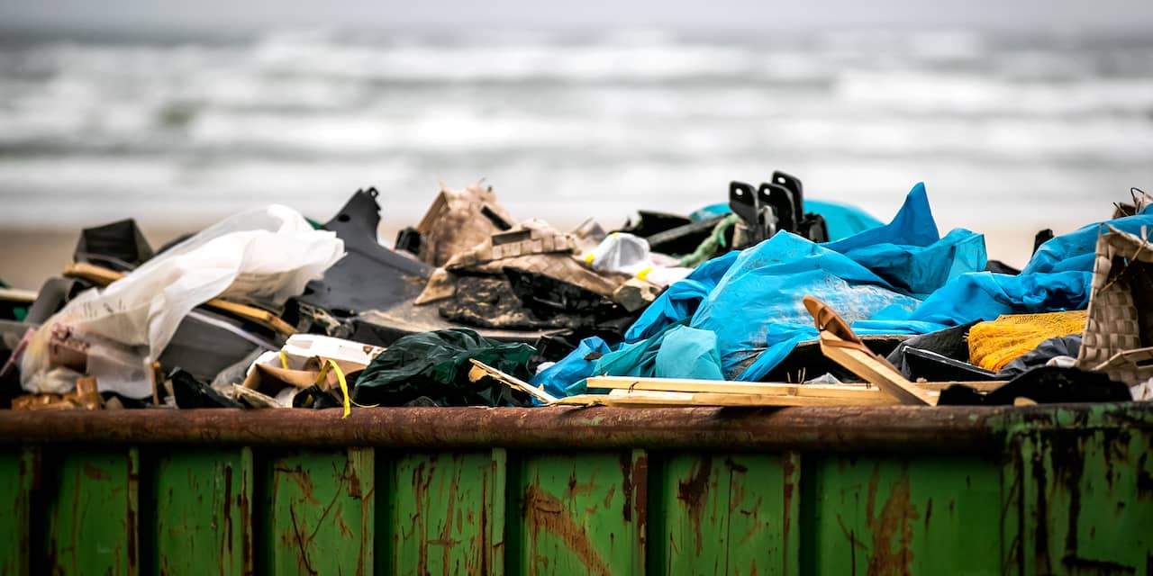 Meer dan tweehonderd overboord geslagen zeecontainers gelokaliseerd op bodem Noordzee