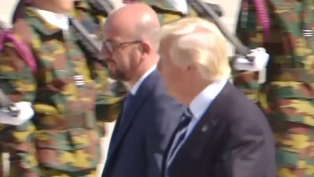 Beeld uit video: Trump ontvangen door Belgische premier bij aankomst in Brussel