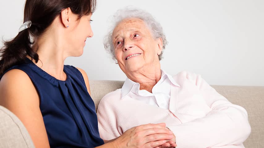 Omgaan met dementie: 'Praat met diegene in plaats diegene' | Gezondheid | NU.nl