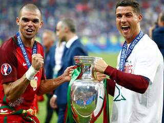 Twee Portugezen zowel met club als met land Europees kampioen