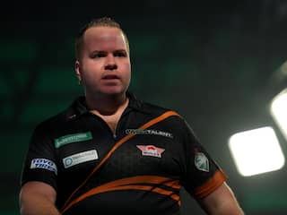 Van Barneveld Boekt Probleemloze Zege En Staat In Derde Ronde WK Darts ...