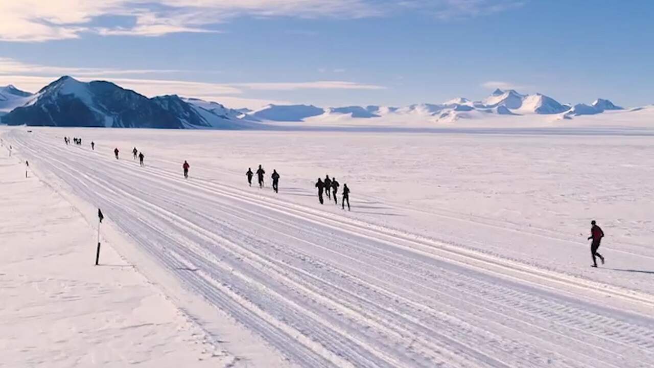 Beeld uit video: Deelnemers trotseren -20 graden tijdens marathon op Antarctica