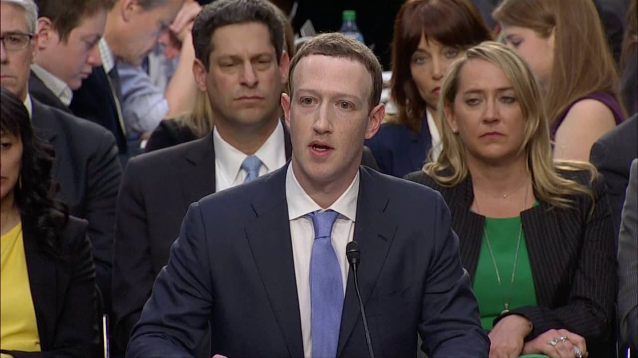 Beeld uit video: Zuckerberg belooft Senaat beterschap na datalek Facebook