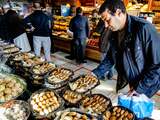 Meer winkels grote steden spelen in op 'Suikerfeest' Eid al Fitr, webshops amper