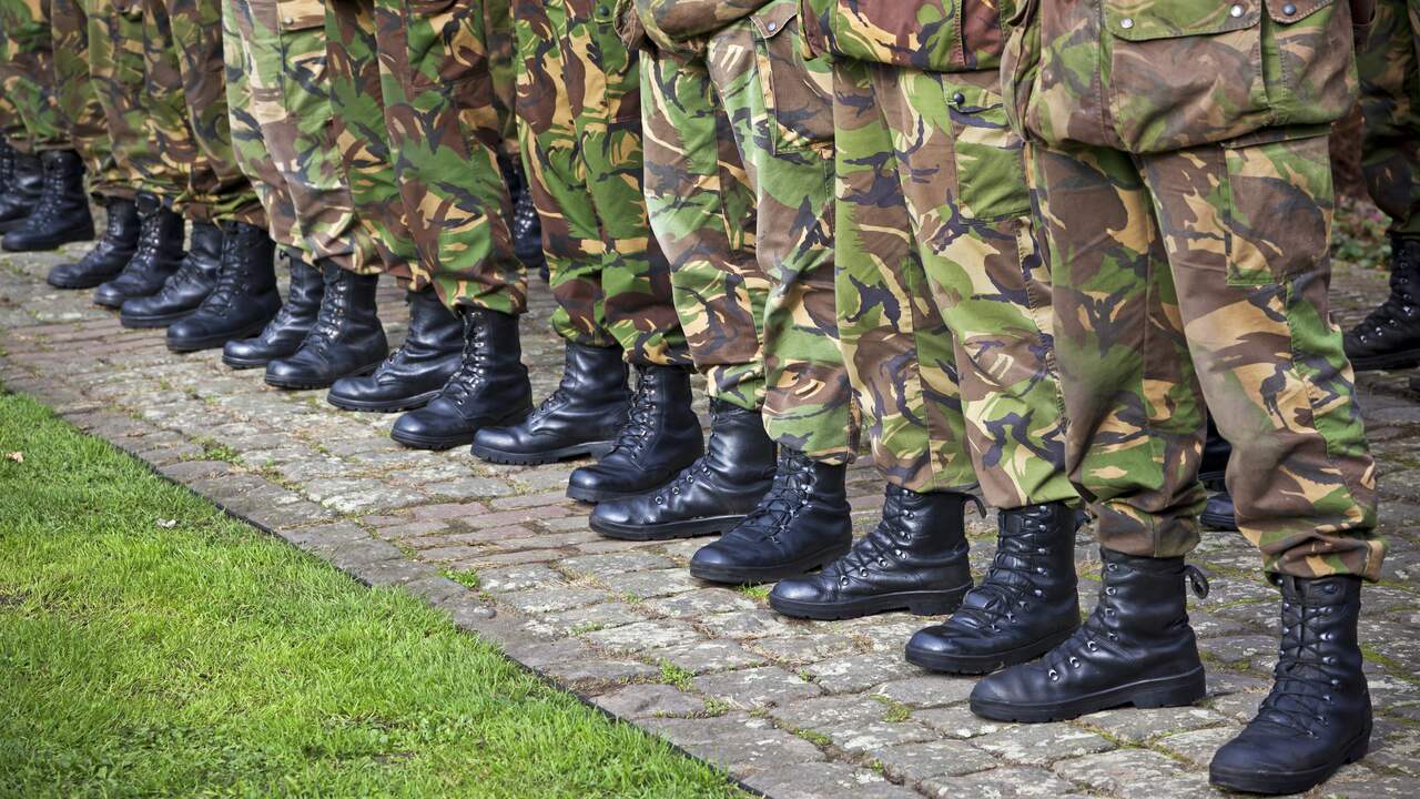 Militairen opgepakt om mishandeling en overtreden wapenwet op Oranjekazerne