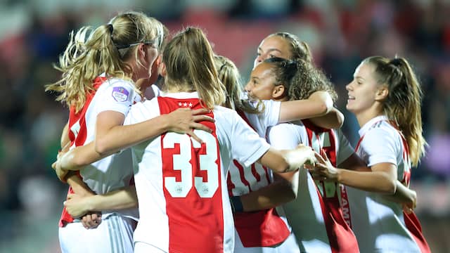 Ajax won moeizaam met 2-1 van sc Heerenveen.