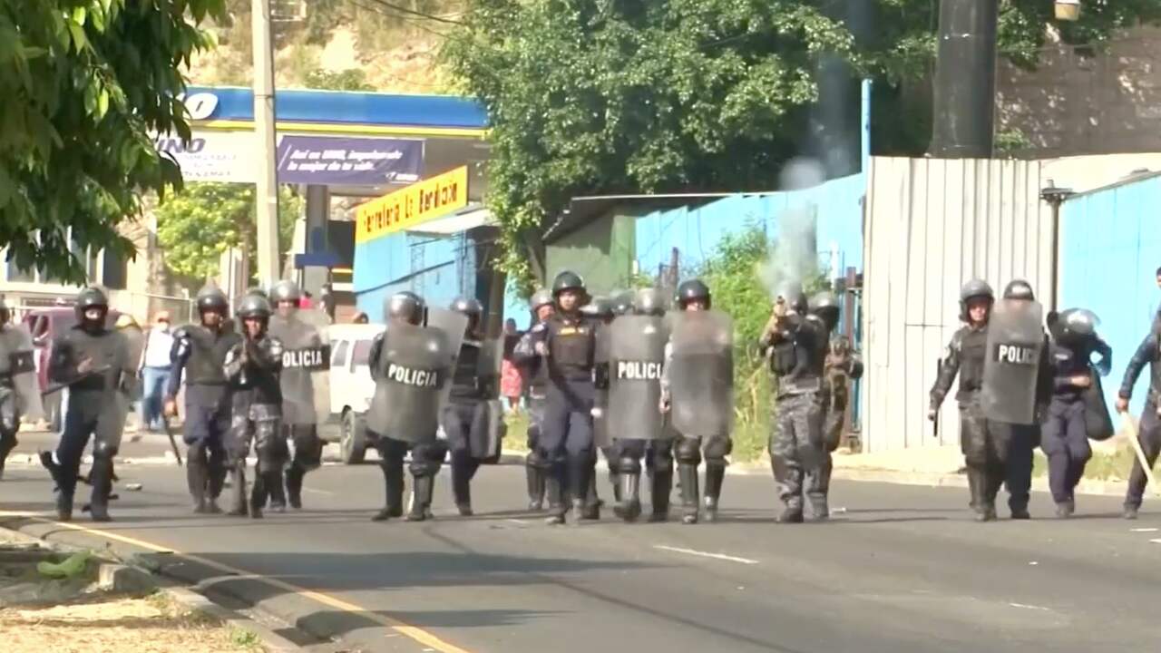 Beeld uit video: Politie Honduras verwijdert blokkades bij autowegen