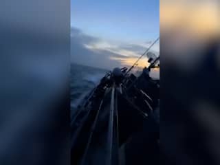 Thais marineschip zinkt in Golf van Thailand