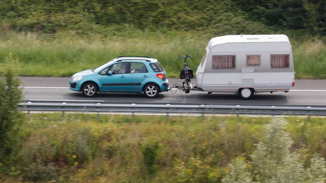 Rijkswaterstaat expects busy and early evening rush hour due to holiday traffic |  NOW