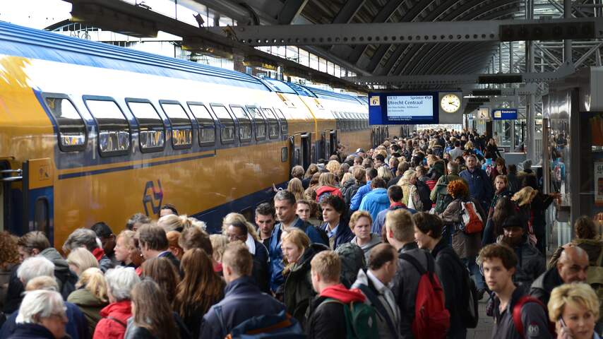 NS schrapt donderdag flink aantal treinen vanwege westerstorm