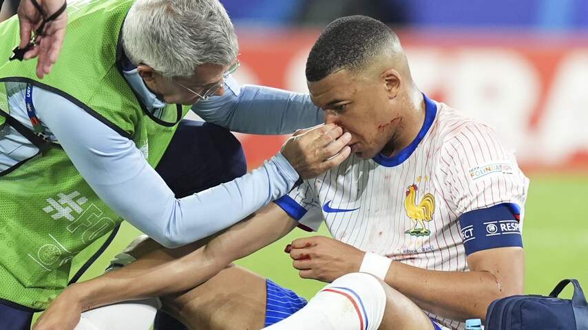 mbappe-ondergaat-geen-operatie-en-krijgt-masker-ek-duel-met-oranje-onzeker.jpg