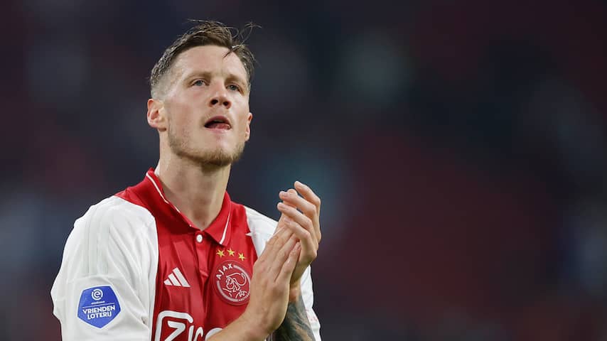 Weghorst over strijd om spitspositie Ajax: 'Hebben met z'n drieën gezeten'