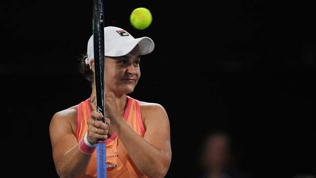 Ashleigh Barty heeft haar eerste wedstrijd in een jaar tijd opgeluisterd met een overwinning.