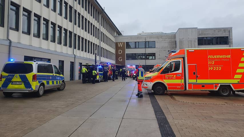 Meerdere gewonden door aanval op school in Duitse stad Wuppertal