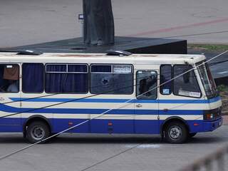 Man gijzelt 20 mensen in bus Oekraïne en plaatste mogelijk elders bommen