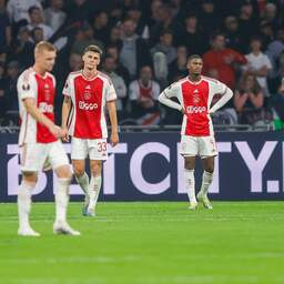 Geplaagd Ajax geeft zege in spectaculair EL-duel met Marseille uit handen