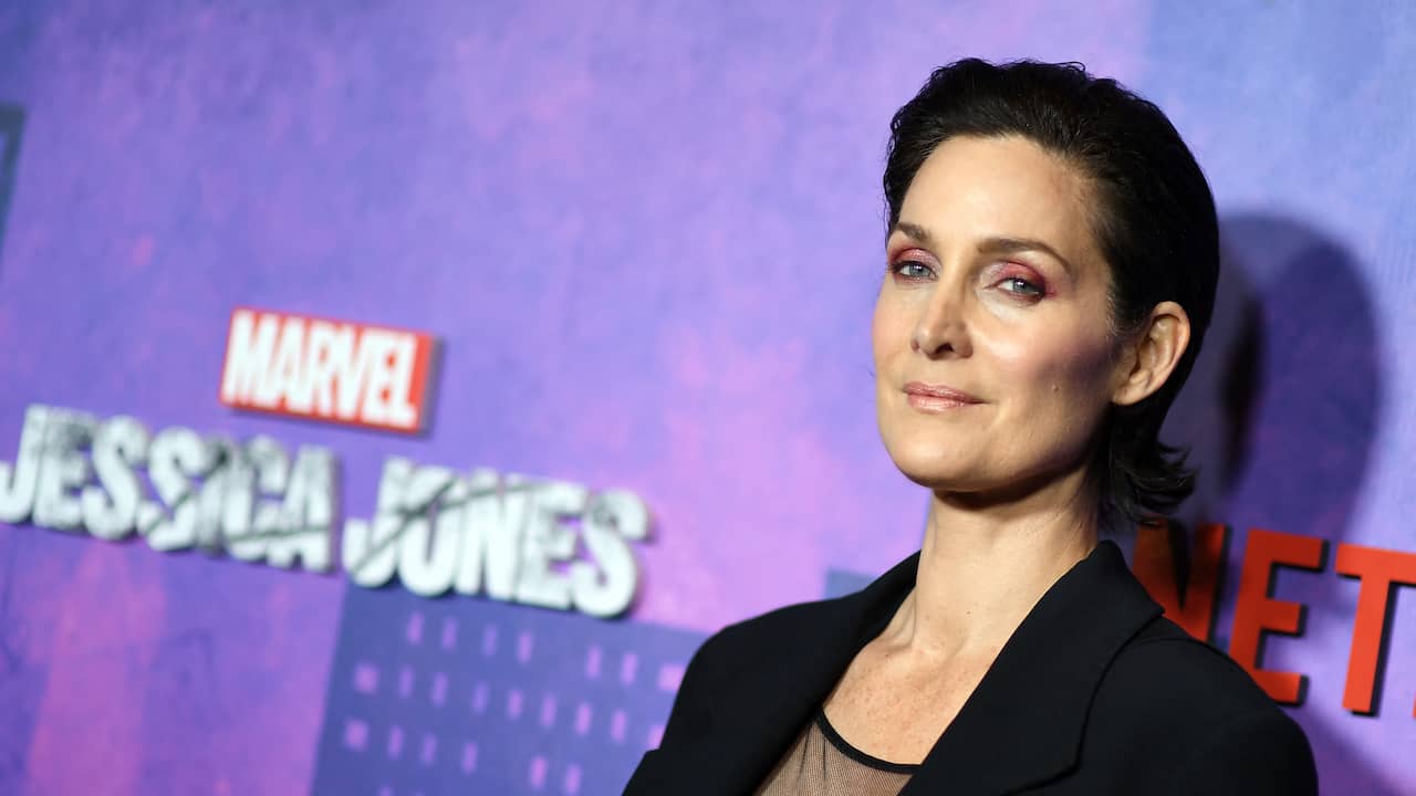 Matrix Star Carrie Anne Moss On Playing A Lesbian On New Netflix Series