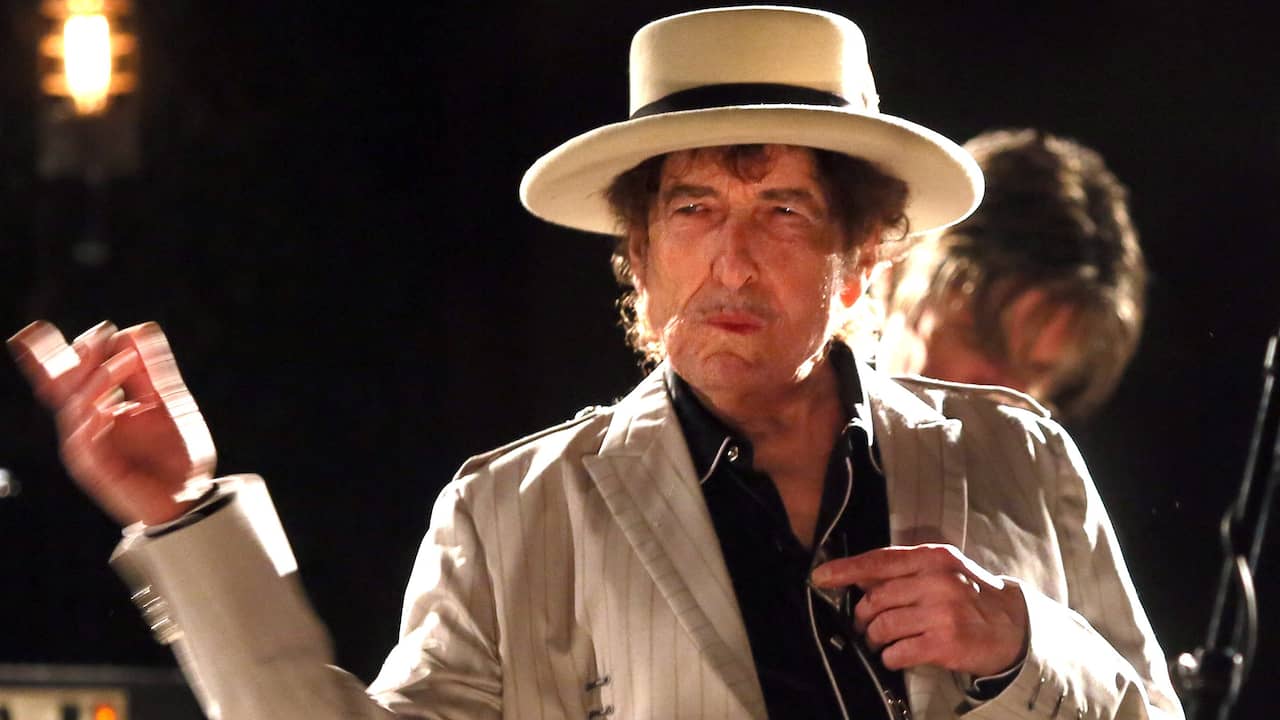 Sexual abuse charge against Bob Dylan dropped |  NOW