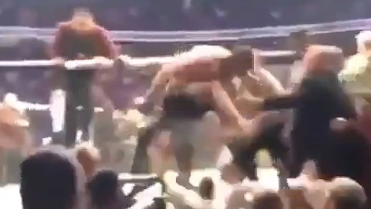 Beeld uit video: Groot gevecht buiten de ring na UFC-gevecht met McGregor