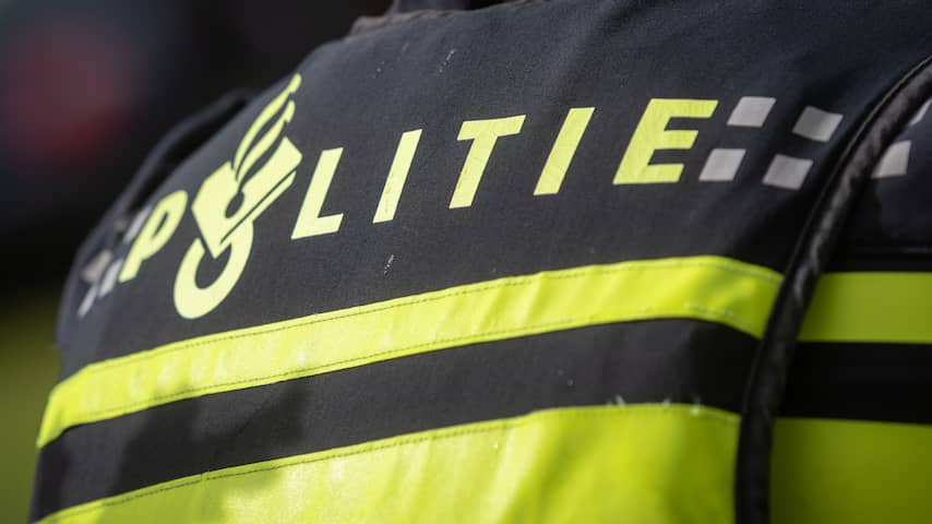 Zes politiemedewerkers per direct geschorst na discriminerende uitlatingen