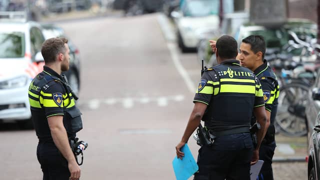 Demissionair premier Mark Rutte en justitieminister Ferd Grapperhaus praten dinsdagavond om 22.00 uur met de Nationaal Coördinator Terrorismebestrijding en Veiligheid (NCTV) over de situatie.