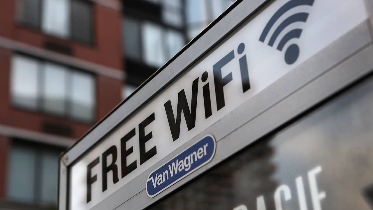 Drie op de vijf mensen denken dat openbare wifi veilig is' | Internet | NU.nl