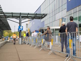 Lange rijen bij heropening van IKEA na sluiting van zes weken