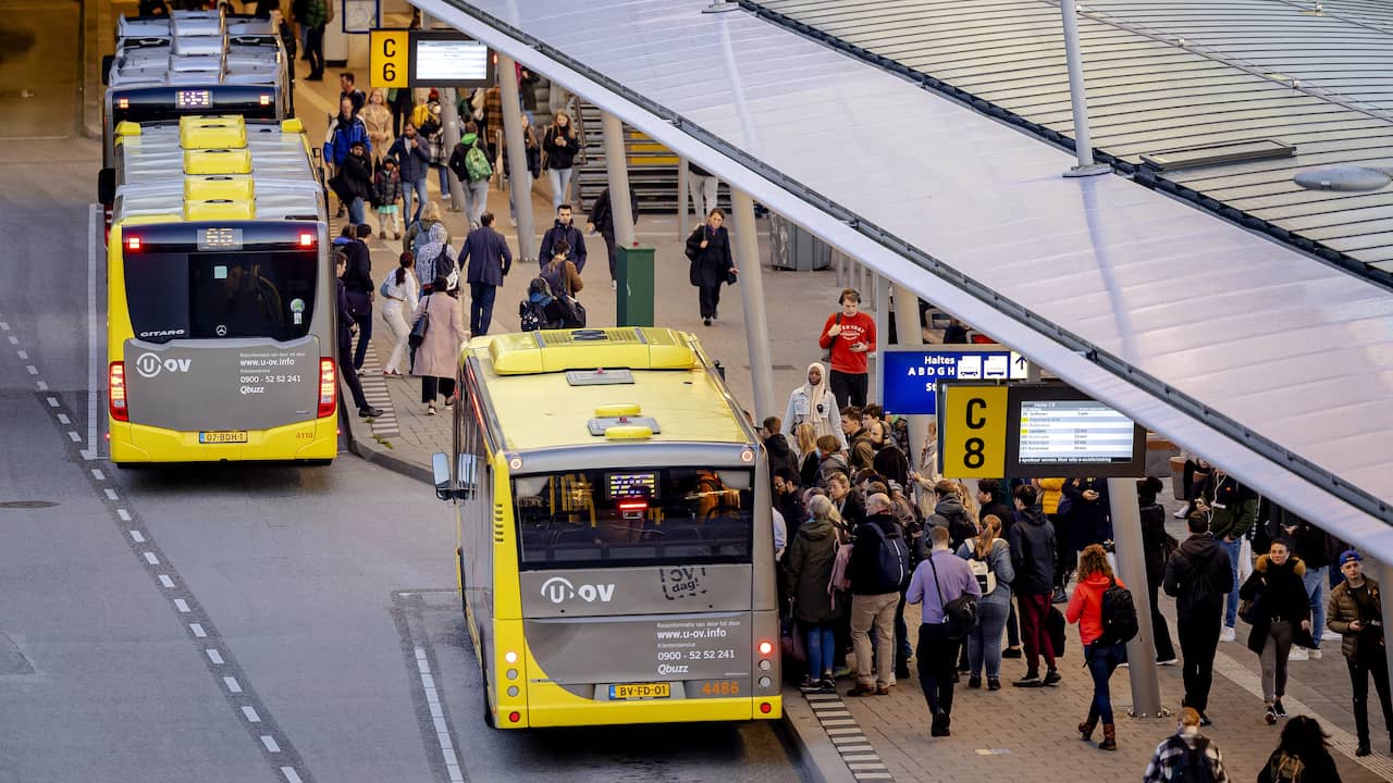 Ritje In Bus Of Tram Dreigt Volgend Jaar Fors Duurder Te Worden ...