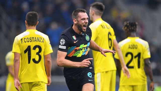 Stefan de Vrij pikte zijn doelpunt mee tegen FC Sheriff.
