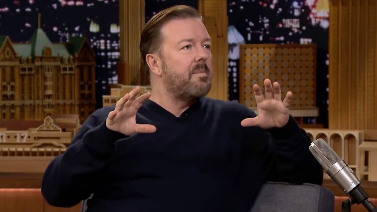 Beeld uit video: Ricky Gervais heeft alleen geen hekel aan kat en hond