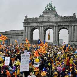 45.000 Catalanen protesteren in Brussel