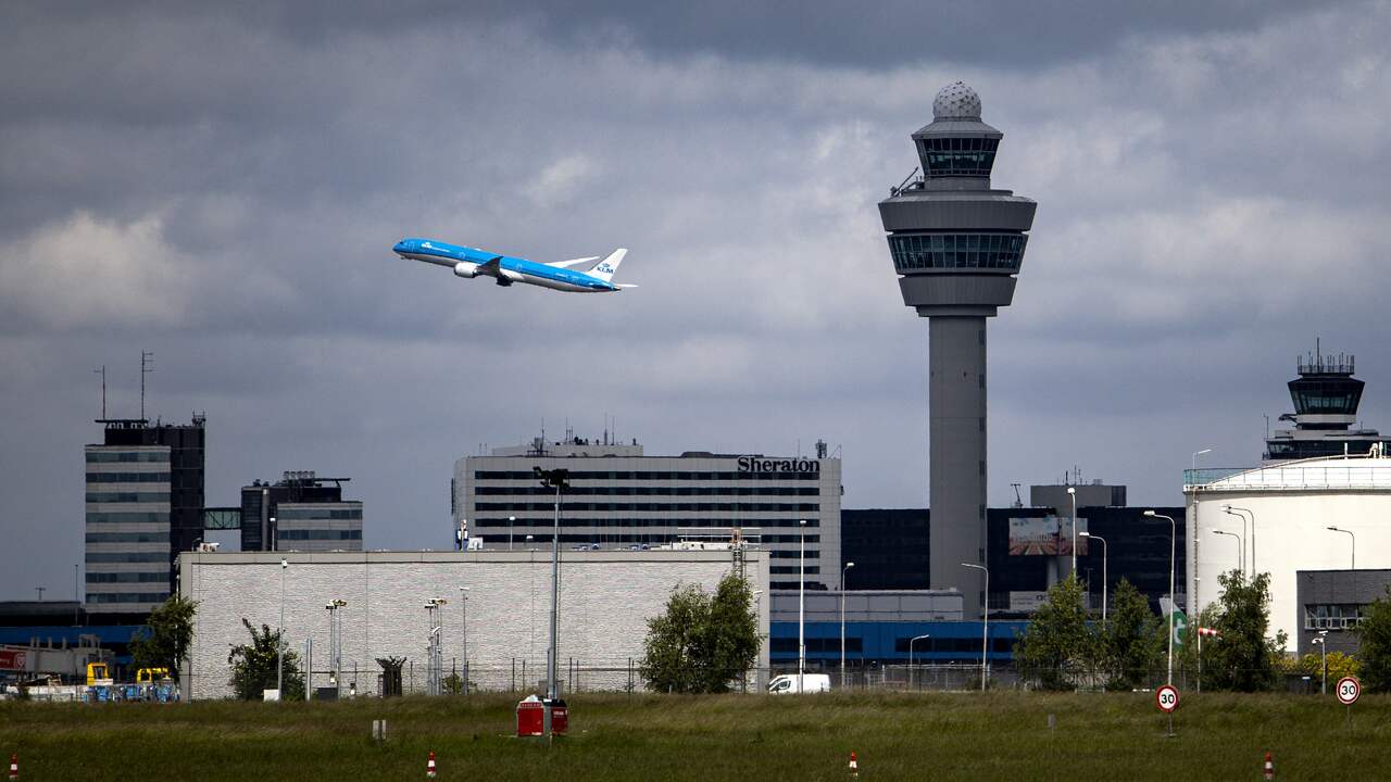 Wild strike among Schiphol cleaners, no hindrance for travelers |  NOW