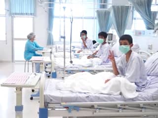 Thaise uit grot geredde voetballers verlaten ziekenhuis op donderdag