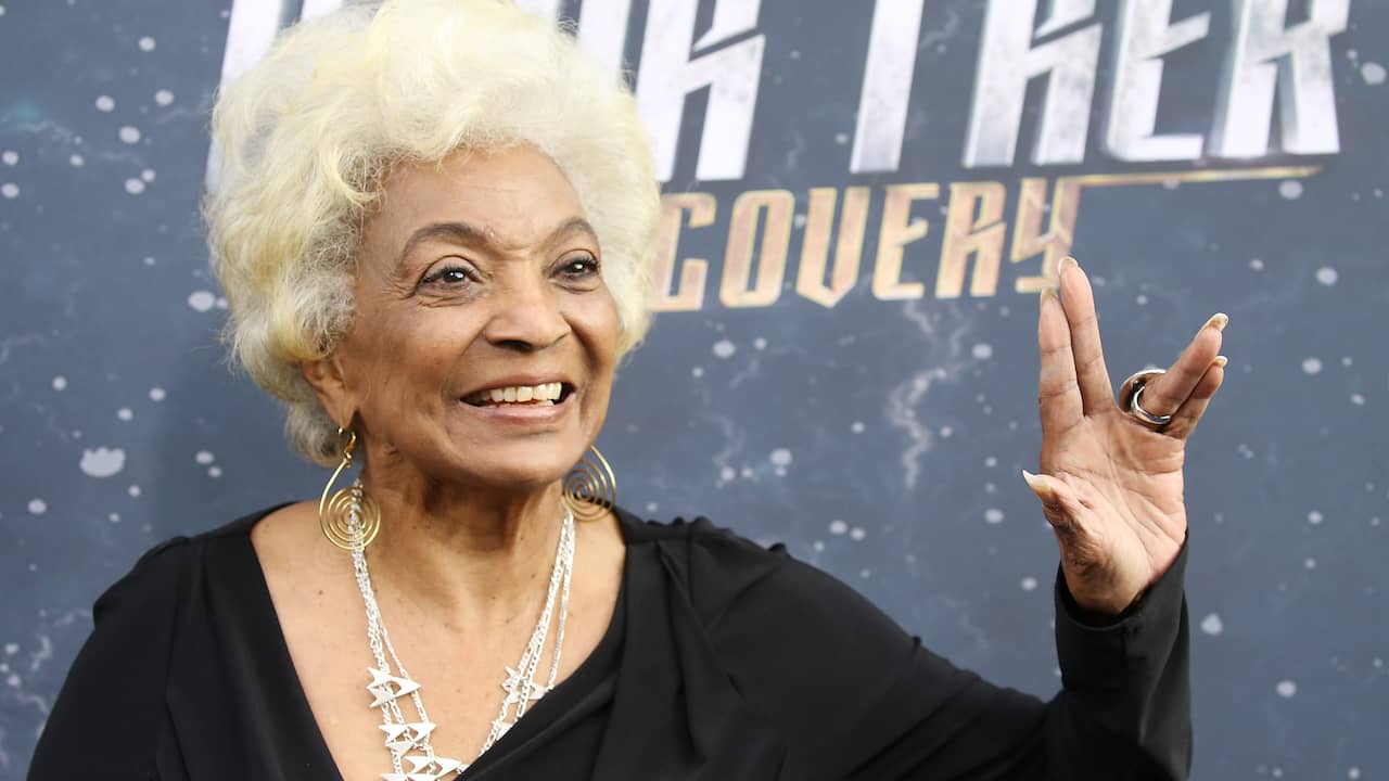 Nichelle Nichols, Star Trek Lieutenant Uhura, dies aged 89 |  Media and Culture