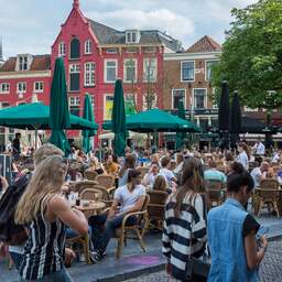 Overgroot deel Nederlanders tevreden over sociaal leven