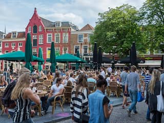 Overgroot deel Nederlanders tevreden over sociaal leven