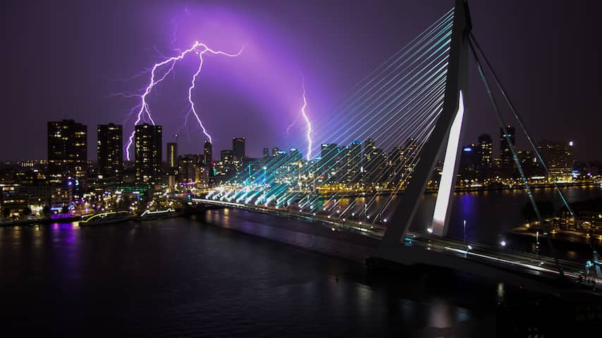 Bliksem Rotterdam Erasmusbrug