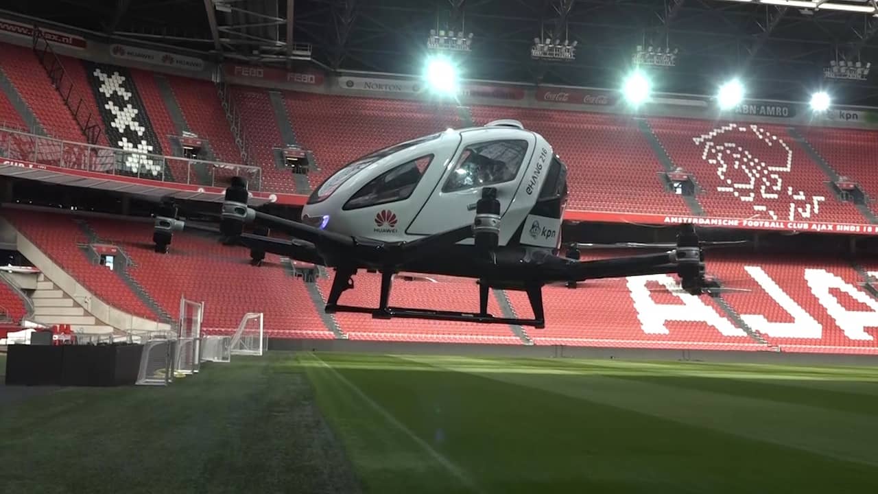 Beeld uit video: Drone-taxi maakt eerste Europese testvlucht in Johan Cruijff Arena