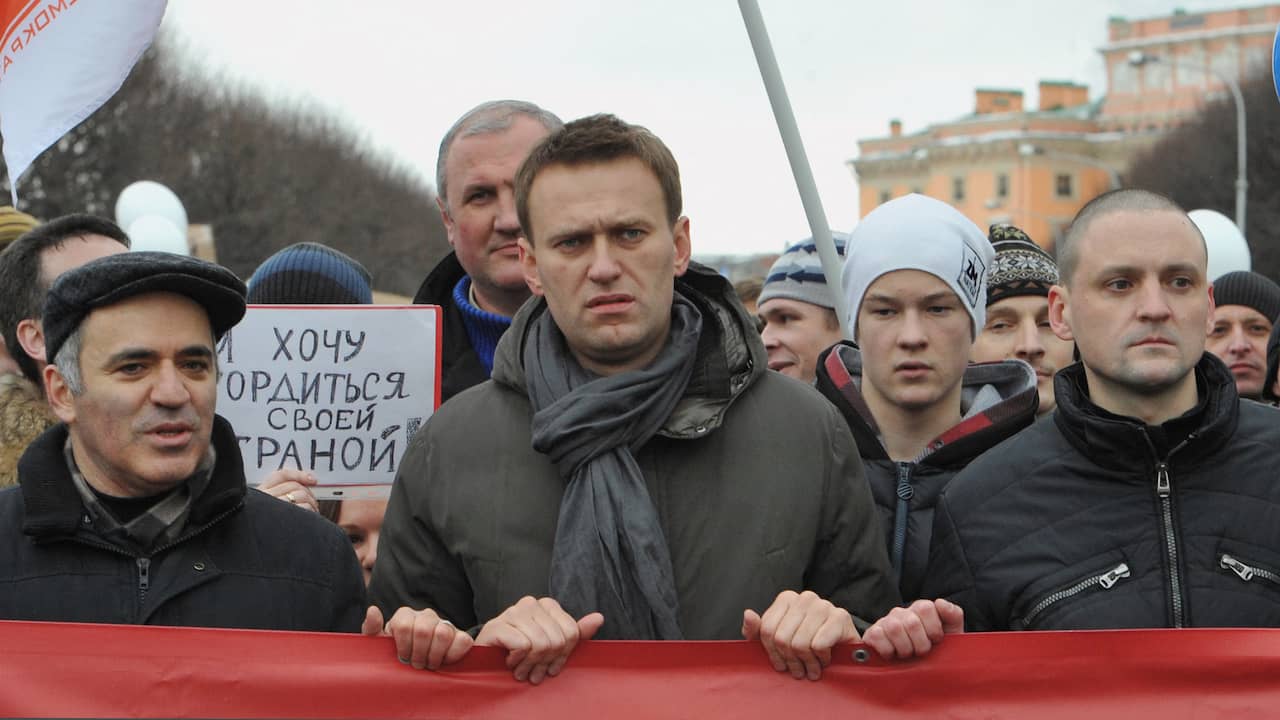 Kremlin critic Navalny transferred to prison camp hospital |  NOW