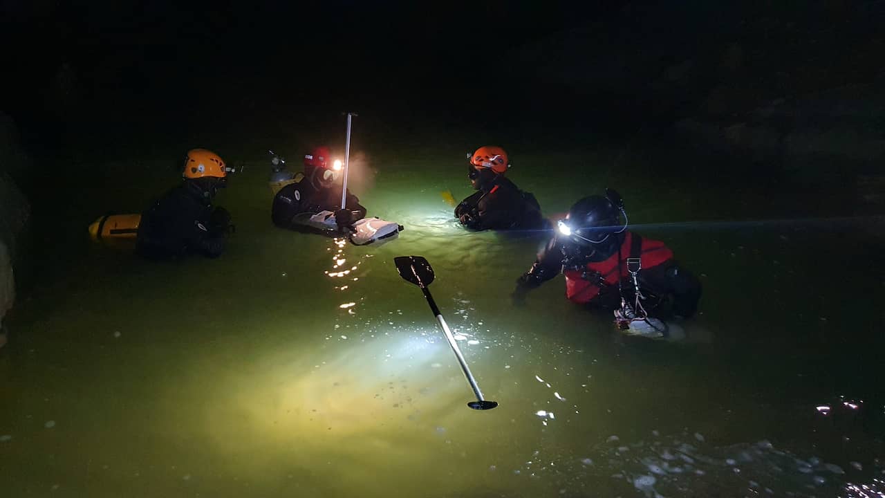 Five Trapped in Slovenia Cave to Be Freed Monday, Rescuers Ready to Dive In