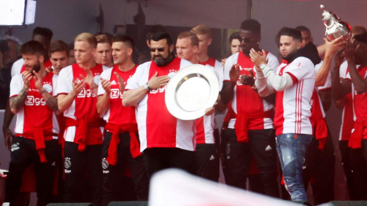 De familie van Abdelhak Nouri was in 2019 aanwezig op het kampioensfeest van Ajax.