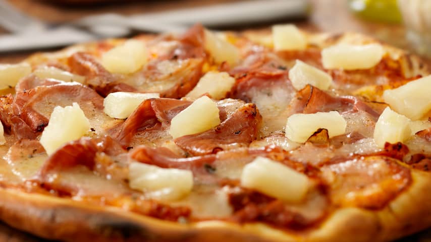 Primeur in pizzastad Napels: restaurant start verkoop omstreden ananaspizza