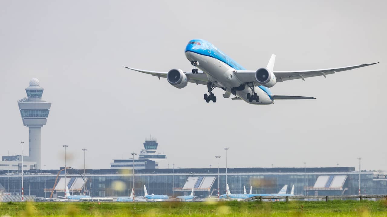 Schiphol welcomed more than six million passengers in August  Economy