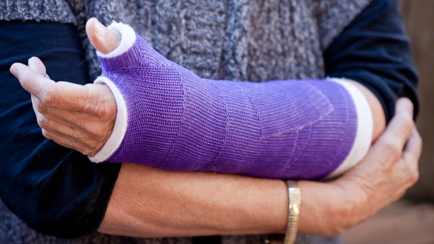 Spontaan je arm gebroken? 'Vraag arts botontkalking' Gezondheid | NU.nl