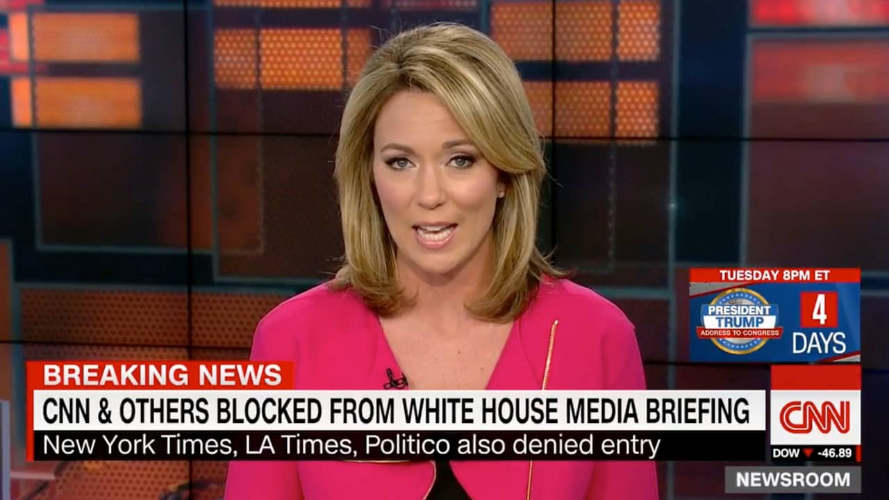 Beeld uit video: CNN reageert op weigering bij persconferentie Witte Huis
