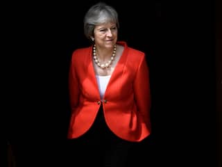 Britse premier May waarschuwt critici en zegt dat Brexit op het spel staat