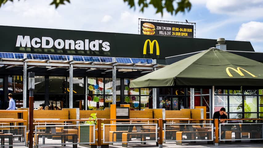 Duurdere hamburgers en happy meals leveren McDonald's flinke winst op