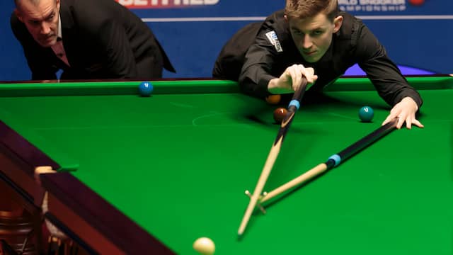 Snookerlegende OSullivan blameert zich tegen amateur Cahill op WK photo