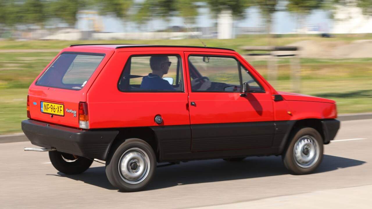 Als een koekblikje: de rechthoekige vormgeving van de Panda.